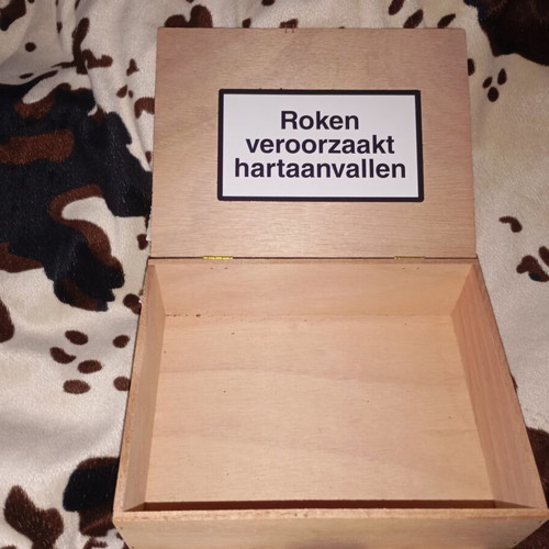 T&G Selection Sumatra Wilde Cigarros Wooden Box like new, empty