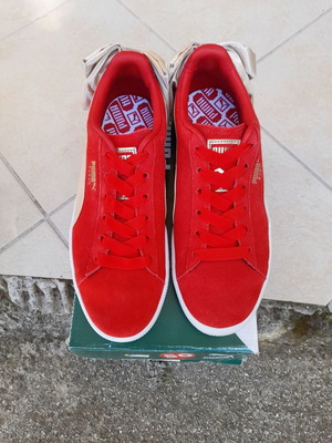 Puma Suede Bow size 38.5 new, red with gold details