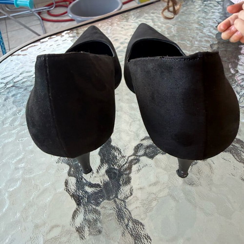 Black pumps like new, size 41