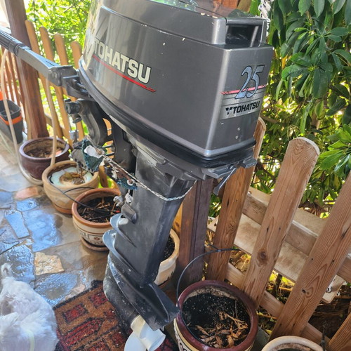 Tohatsu 25 outboard motor, long shaft
