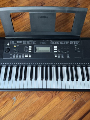 Yamaha PSR-E343 keyboard