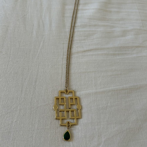 Women's long necklace