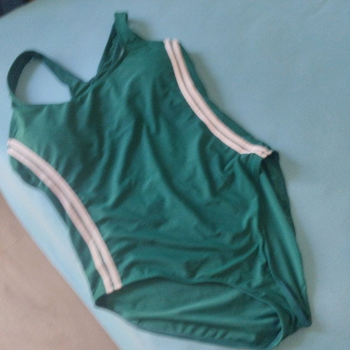 Donna women's one-piece swimsuit like new with crisscross back design