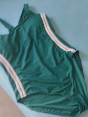 Donna women's one-piece swimsuit like new with crisscross back design