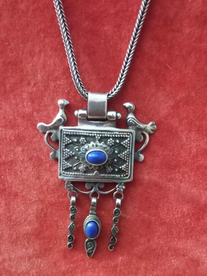 Silver necklace 925 with Lapis like new