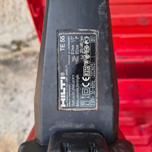 Hilti TE55 compressor used, rotary digging with two bits Φ/28