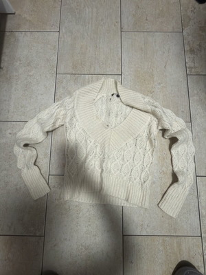 Knit used beige sweater size M
