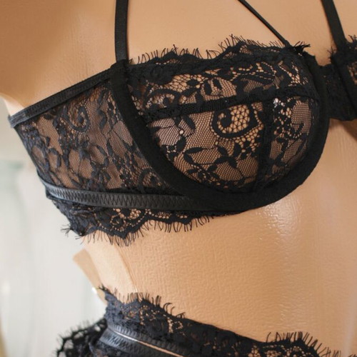Three-piece lingerie set with black lace new, sensual elegance