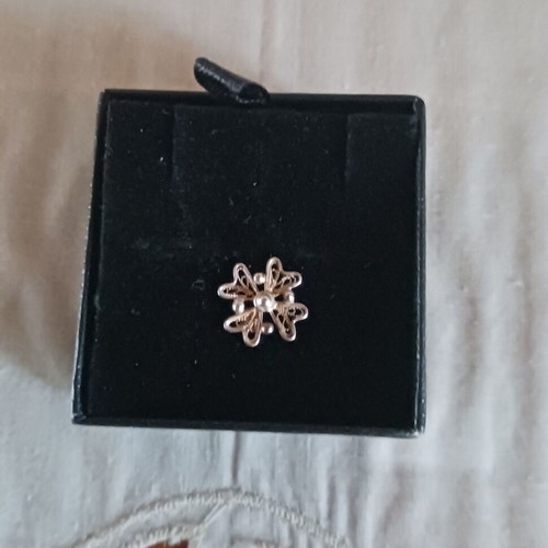 Silver earring like new with Malta symbol single