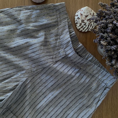Philosophy shorts with gold stripe, grey
