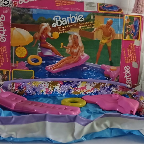 Barbie πισίνα μεταχειρισμένη με ελλείψεις και επισκευασμένα στηρίγματα
