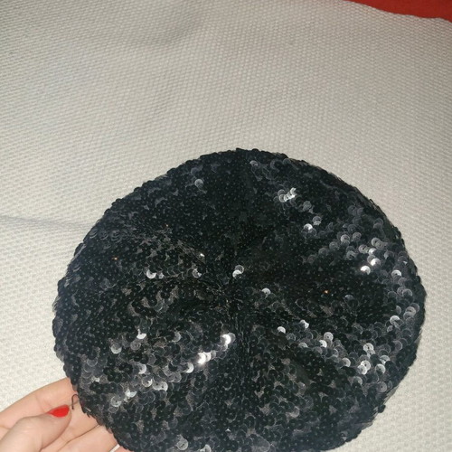 Axel beret with sequins black like new