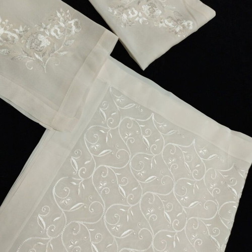 Handmade silk embroidery used, set of 3 pieces