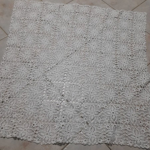 Lace tablecloth handmade, like new, white 80x80 cm