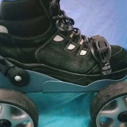 4000 Scorpion Squad rollers like new, for adults and teens