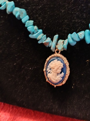 Necklace with turquoise stones and cameo pendant new, vintage style