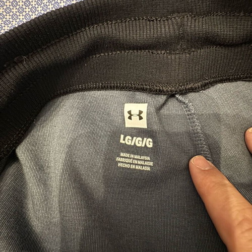 Under Armour φόρμα Large με ανάγλυφο σήμα σαν καινούργιο, μαύρο και γκρι