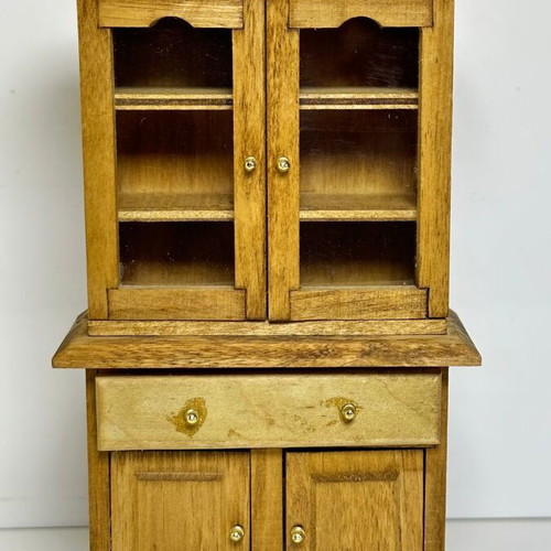 Wooden miniature furniture for dollhouse or decoration