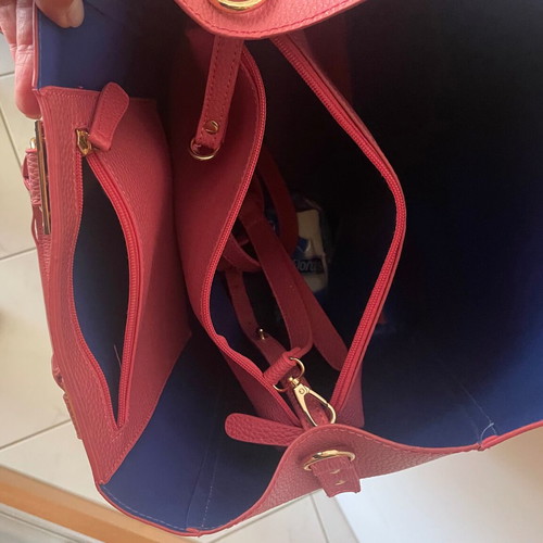 Pink handbag like new with strap and inner pocket