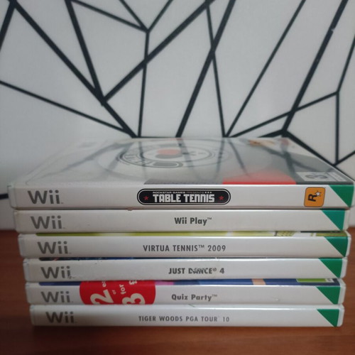 Nintendo Wii console like new with 6 games and 1 control set