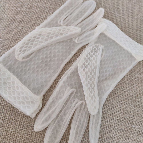 Vintage white gloves like new, 1960s spiderweb pattern
