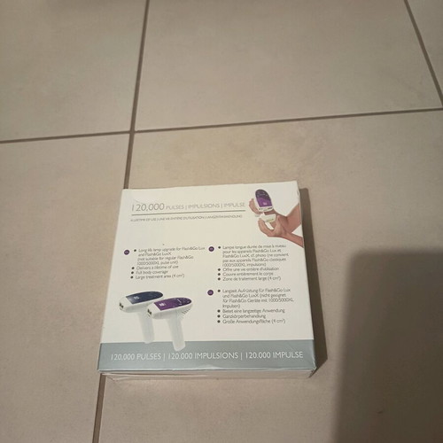Silk'n Flash & Go Luxx Premium hair removal device like new with 200,000 pulses and face heads