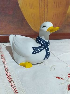 Clay decorative duck figurine