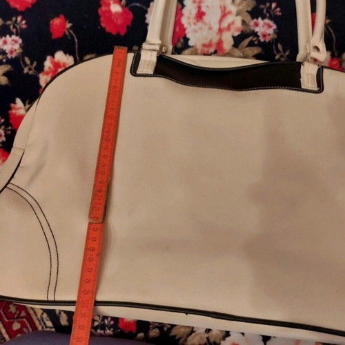Elle travel bag used, white and cream