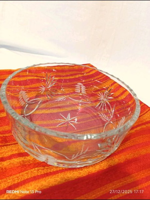 Vintage glass fruit bowl like new