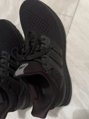 Adidas men's athletic shoes like new, size 41.5, black