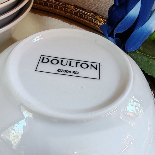 Doulton Bruce Oldfield 2004 porcelain bowls set of 4, gold trim