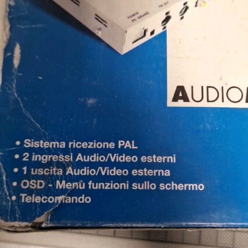 Audiomedia AMV232T Car TV Receiver like new, missing remote