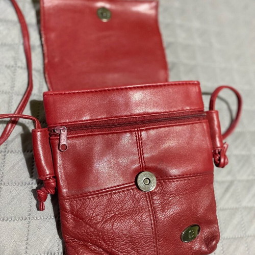 Vintage crossbody bag used, leather red