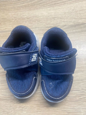 New Balance kids sports shoes size 20 like new