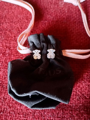 Tous bear earrings like new, silver without fasteners