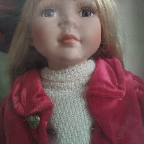 Collector's Choice DanDee Porcelain Doll like new, tartan plaid outfit