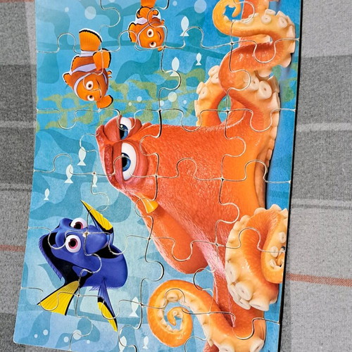 Disney wooden puzzle set 3x24 pieces Finding Dory with wooden box like new
