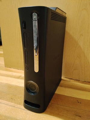 Xbox 360 console used, untested, without cables