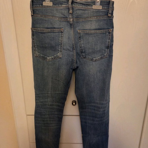 Zara blue straight jeans size 36 like new with rips