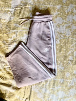 Adidas Essentials fleece sweatpants purple like new