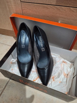 Γόβες Ragazza καινούργιες, γνήσιο δέρμα, μαύρες, μέγεθος 36