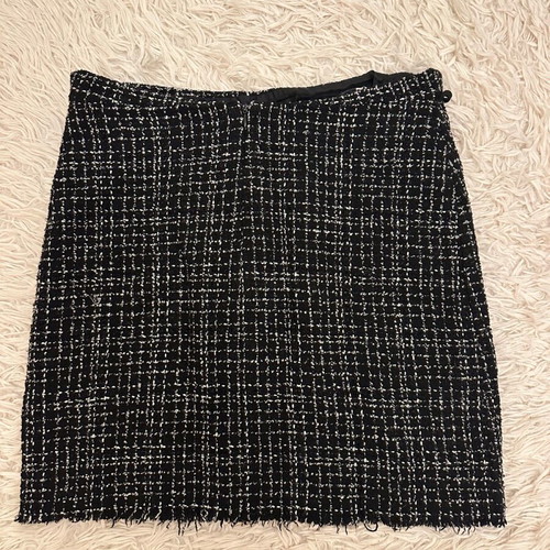 Checked skirt used, black and white, size L/XL