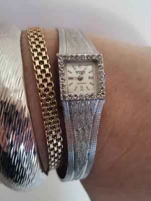 Manius vintage women's mechanical wristwatch with strass and embossed bracelet, like new