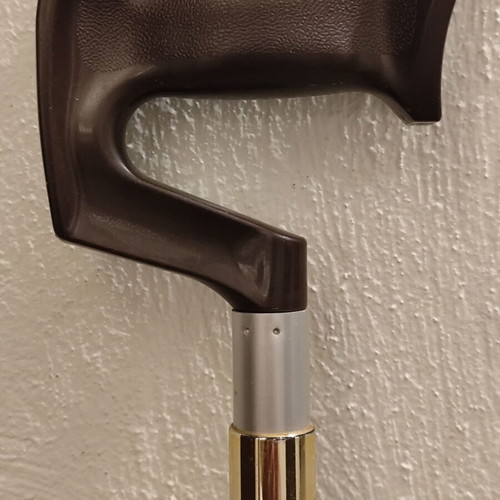 Adjustable aluminum walking cane with sturdy handle