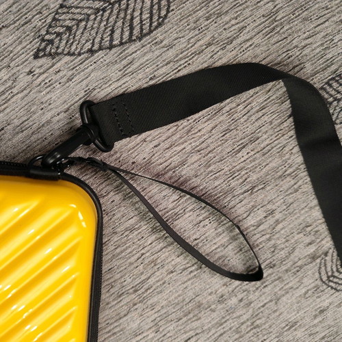 Crossbody bag like new, yellow with adjustable strap