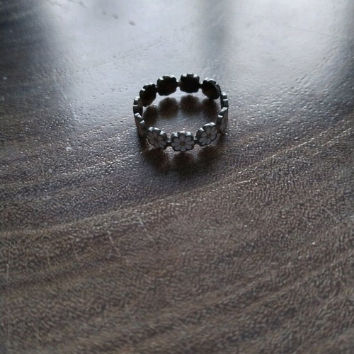 Cute Little Daisy Cuff Ring fresh white color, adjustable, new