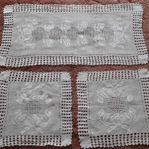 Table runner and two napkins new with crochet