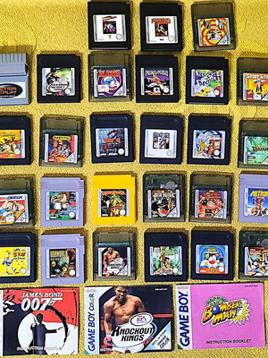 Gameboy Color used with 34 games, 7 manuals and Action Replay Pro