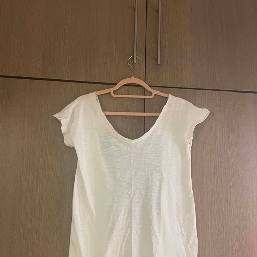 Chaton T-shirt with Open Back and Bow, Like New, Size M, White