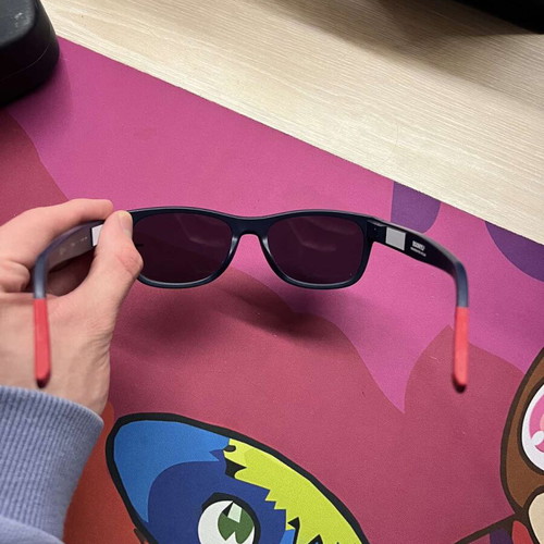 Tommy Hilfiger black sunglasses like new